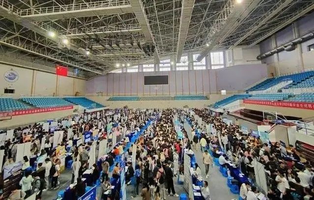 促就業!今年秋招好拼!校園招聘會用人需求“多以萬計”